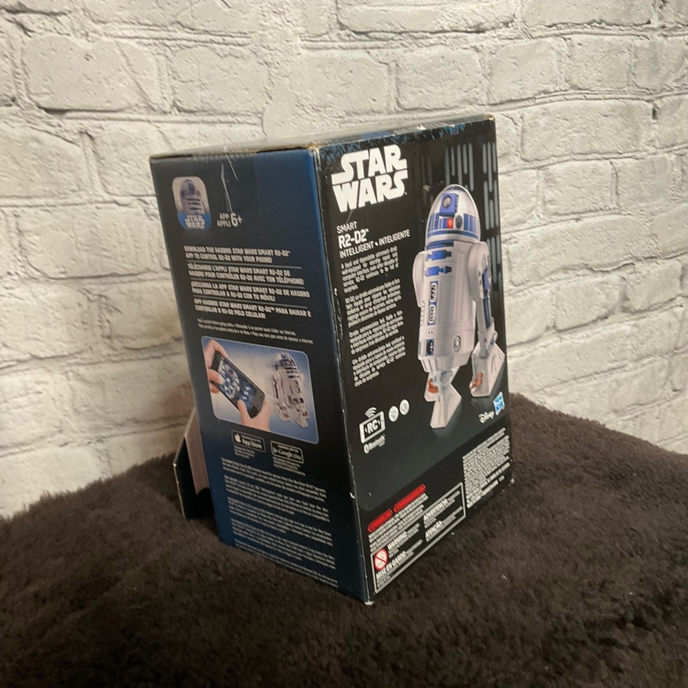 Star Wars R2-D2 Collectible - Picture 7 of 9